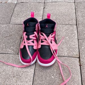 Like new pink and black Jordan’s size 10c